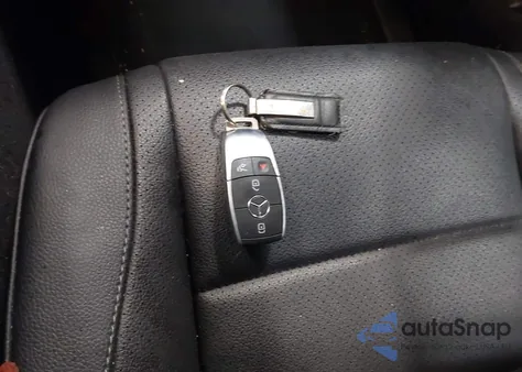 2021 Mercedes-Benz Gls 450 4Matic z USA, uszkodzony, nr VIN 4JGFF5KE3MA479332